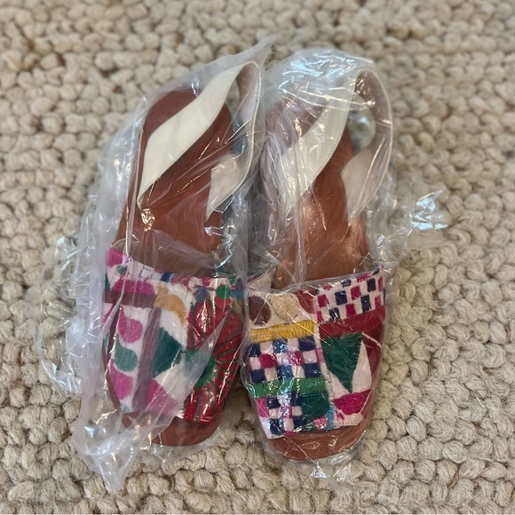 NIB MOMO New York x Anthropologie Dessa Embroidered Sling Back Leather Sandals - Picture 9 of 16